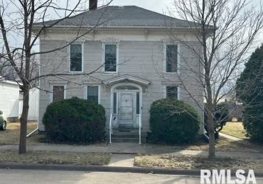 2341 6TH Street, Clinton, Iowa, 4 Bedrooms Bedrooms, ,1 BathroomBathrooms,Residential,For Sale,6TH,RMAQC4261380