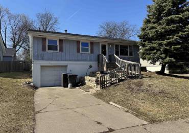 2820 PINE Street, Davenport, Iowa, 3 Bedrooms Bedrooms, ,2 BathroomsBathrooms,Residential Lease,For Rent,PINE,RMAQC4261388