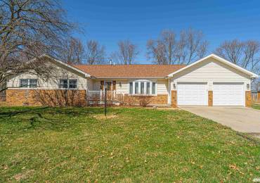 2604 14TH Street, Lincoln, Illinois, 3 Bedrooms Bedrooms, ,2 BathroomsBathrooms,Residential,For Sale,14TH,RMACA1035095