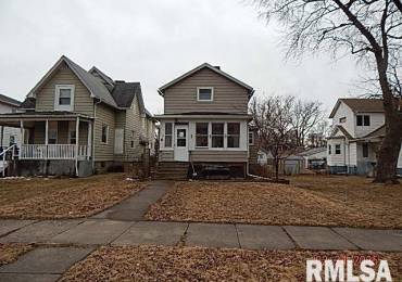 525 4TH Avenue South, Clinton, Iowa, 4 Bedrooms Bedrooms, ,1 BathroomBathrooms,Residential,For Sale,4TH,RMAQC4261397