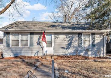 2910 CENTRAL Avenue, Bettendorf, Iowa, 3 Bedrooms Bedrooms, ,1 BathroomBathrooms,Residential,For Sale,CENTRAL,RMAQC4261403