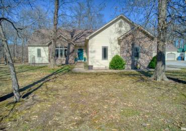 10950 PRESTWICK Drive, Benton, Illinois, 3 Bedrooms Bedrooms, ,2 BathroomsBathrooms,Residential,For Sale,PRESTWICK,RMAEB457169