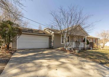 1011 McLeansboro Street, Benton, Illinois, 3 Bedrooms Bedrooms, ,2 BathroomsBathrooms,Residential,For Sale,McLeansboro,RMAEB456920