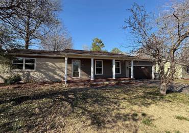 914 VALLEY Drive, Carterville, Illinois, 3 Bedrooms Bedrooms, ,3 BathroomsBathrooms,Residential,For Sale,VALLEY,RMAEB457198