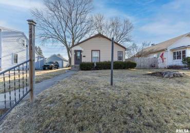 3011 3RD Street, Clinton, Iowa, 3 Bedrooms Bedrooms, ,1 BathroomBathrooms,Residential,For Sale,3RD,RMAQC4261534