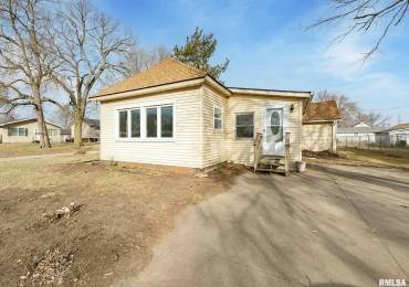 502 7TH Avenue, Camanche, Iowa, 2 Bedrooms Bedrooms, ,1 BathroomBathrooms,Residential,For Sale,7TH,RMAQC4261549