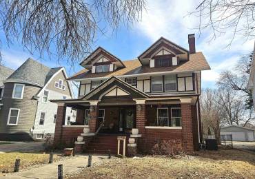 945 BROAD Street, Galesburg, Illinois, 3 Bedrooms Bedrooms, ,1 BathroomBathrooms,Residential,For Sale,BROAD,RMACA1035207