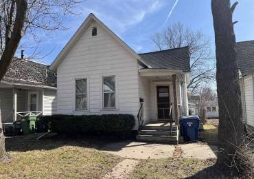 617 5TH Street, Clinton, Iowa, 3 Bedrooms Bedrooms, ,1 BathroomBathrooms,Residential,For Sale,5TH,RMAQC4261561