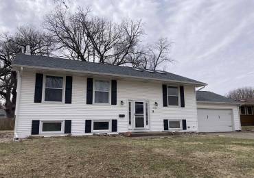 4514 WARREN Street, Davenport, Iowa, 4 Bedrooms Bedrooms, ,2 BathroomsBathrooms,Residential,For Sale,WARREN,RMAQC4261423