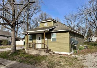 512 MADISON Street, West Frankfort, Illinois, 2 Bedrooms Bedrooms, ,1 BathroomBathrooms,Residential,For Sale,MADISON,RMAEB457246