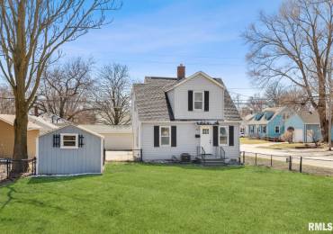 2503 BELLEVUE Avenue, Bettendorf, Iowa, 4 Bedrooms Bedrooms, ,2 BathroomsBathrooms,Residential,For Sale,BELLEVUE,RMAQC4261600