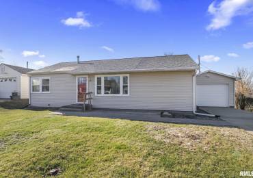 2 JACQUELINE Drive, Muscatine, Iowa, 2 Bedrooms Bedrooms, ,1 BathroomBathrooms,Residential,For Sale,JACQUELINE,RMAQC4261617