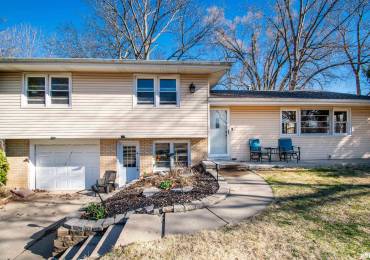 2913 WESTPORT Road, Peoria, Illinois, 3 Bedrooms Bedrooms, ,2 BathroomsBathrooms,Residential,For Sale,WESTPORT,RMAPA1256731