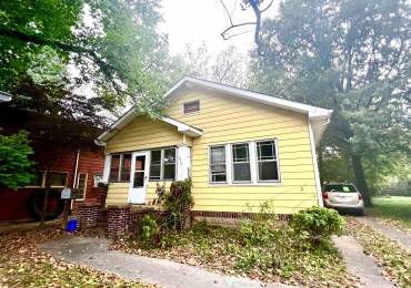 610 ELM Street, Carbondale, Illinois, 3 Bedrooms Bedrooms, ,1 BathroomBathrooms,Residential,For Sale,ELM,RMAEB451342