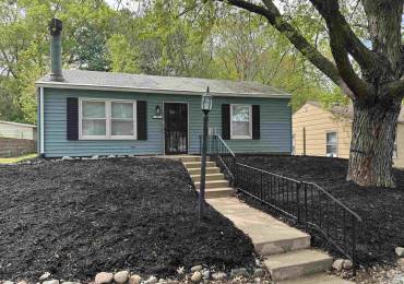 523 37TH Street, Moline, Illinois, 2 Bedrooms Bedrooms, ,1 BathroomBathrooms,Residential,For Sale,37TH,RMAQC4261717