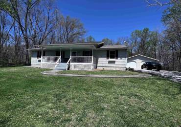 3037 Town Creek Road, Murphysboro, Illinois, 3 Bedrooms Bedrooms, ,3 BathroomsBathrooms,Residential,For Sale,Town Creek,RMAEB457722