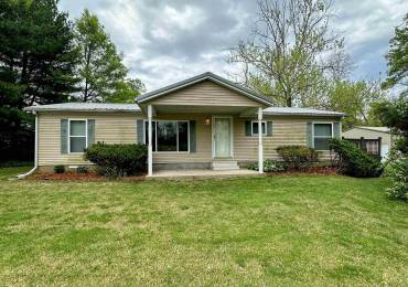 15079 Gibson Road, Mt Vernon, Illinois, 3 Bedrooms Bedrooms, ,2 BathroomsBathrooms,Residential,For Sale,Gibson,RMAEB457618