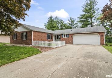 2612 Baronne Drive, Springfield, Illinois, 3 Bedrooms Bedrooms, ,2 BathroomsBathrooms,Residential,For Sale,Baronne,RMACA1036095