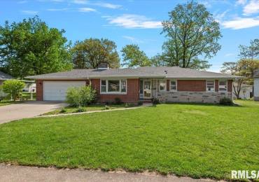 716 CLAY Street, Taylorville, Illinois, 3 Bedrooms Bedrooms, ,1 BathroomBathrooms,Residential,For Sale,CLAY,RMACA1036099