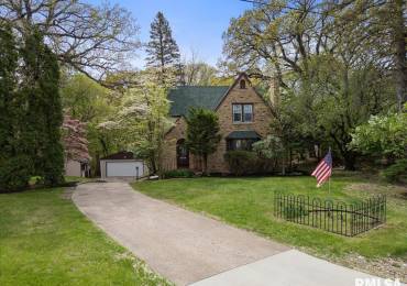 4242 8TH Avenue, Moline, Illinois, 3 Bedrooms Bedrooms, ,1 BathroomBathrooms,Residential,For Sale,8TH,RMAQC4262751
