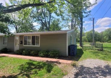 329 PINE Drive, Mt Vernon, Illinois, 2 Bedrooms Bedrooms, ,1 BathroomBathrooms,Residential,For Sale,PINE,RMAEB457734