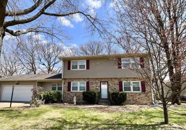 2380 5TH Street, East Moline, Illinois, 3 Bedrooms Bedrooms, ,2 BathroomsBathrooms,Residential,For Sale,5TH,RMAQC4262236