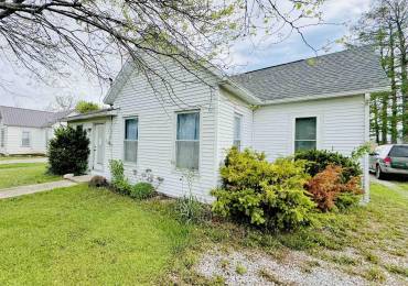 414 MONROE Avenue, Farina, Illinois, 3 Bedrooms Bedrooms, ,1 BathroomBathrooms,Residential,For Sale,MONROE,RMAEB457762