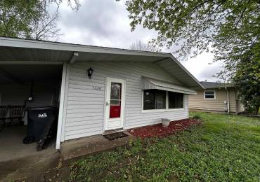 1328 HILLTOP Drive, Pekin, Illinois, 2 Bedrooms Bedrooms, ,1 BathroomBathrooms,Residential Lease,For Rent,HILLTOP,RMAPA1257566