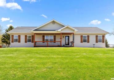 13 Lake Court Drive, Secor, Illinois, 4 Bedrooms Bedrooms, ,2 BathroomsBathrooms,Residential,For Sale,Lake Court,RMAPA1257406