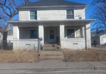 1617 SCOTT Street, Davenport, Iowa, 4 Bedrooms Bedrooms, ,2 BathroomsBathrooms,Residential,For Sale,SCOTT,RMAQC4262890