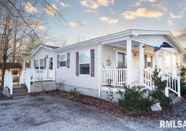 3271 Selmaville Road, Salem, Illinois, 3 Bedrooms Bedrooms, ,2 BathroomsBathrooms,Residential,For Sale,Selmaville,RMACA1034730