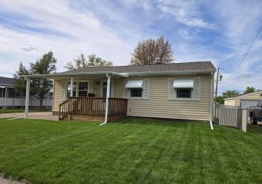 2736 LAUREL Street, Davenport, Iowa, 3 Bedrooms Bedrooms, ,1 BathroomBathrooms,Residential,For Sale,LAUREL,RMAQC4262907