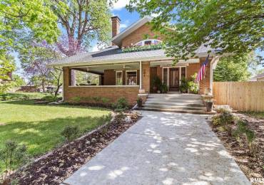 204 TREMONT Street, Lincoln, Illinois, 5 Bedrooms Bedrooms, ,4 BathroomsBathrooms,Residential,For Sale,TREMONT,RMACA1036191