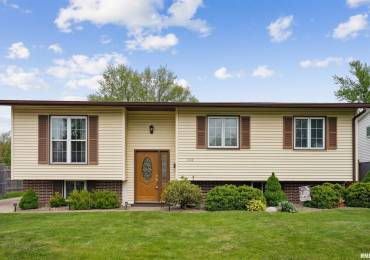 1918 BRISTOL Drive, Bettendorf, Iowa, 3 Bedrooms Bedrooms, ,1 BathroomBathrooms,Residential,For Sale,BRISTOL,RMAQC4262950
