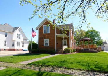 911 WILLARD Street, Galesburg, Illinois, 3 Bedrooms Bedrooms, ,2 BathroomsBathrooms,Residential,For Sale,WILLARD,RMACA1036217