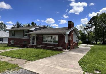 1908 OAK Street, West Frankfort, Illinois, 4 Bedrooms Bedrooms, ,3 BathroomsBathrooms,Residential,For Sale,OAK,RMAEB457832