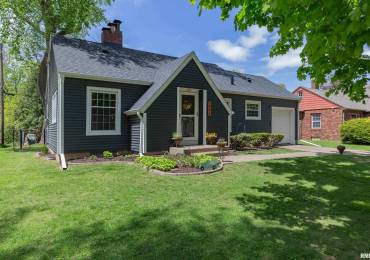 1904 15 1/2 Street, Rock Island, Illinois, 3 Bedrooms Bedrooms, ,2 BathroomsBathrooms,Residential,For Sale,15 1/2,RMAQC4262942