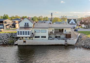 515 RIVER Street, Sabula, Iowa, 2 Bedrooms Bedrooms, ,2 BathroomsBathrooms,Residential,For Sale,RIVER,RMAQC4262951