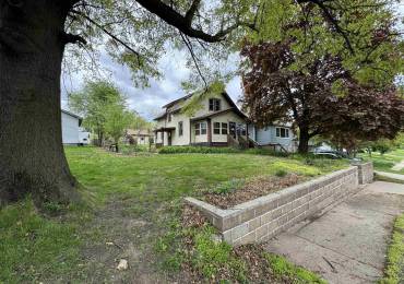 2332 PROSPECT Avenue, Clinton, Iowa, 2 Bedrooms Bedrooms, ,1 BathroomBathrooms,Residential,For Sale,PROSPECT,RMAQC4262960