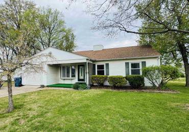 2 CHARLES Drive, Centralia, Illinois, 3 Bedrooms Bedrooms, ,2 BathroomsBathrooms,Residential,For Sale,CHARLES,RMAEB457844