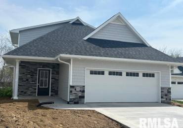 7 WELCOME CENTER Court, Le Claire, Iowa, 4 Bedrooms Bedrooms, ,3 BathroomsBathrooms,Residential,For Sale,WELCOME CENTER,RMAQC4262982