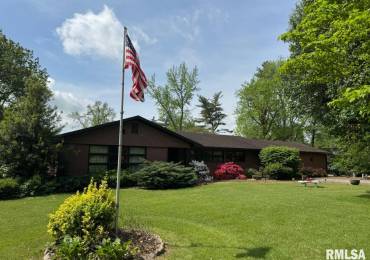 15048 State Highway 14 Highway, Benton, Illinois, 3 Bedrooms Bedrooms, ,3 BathroomsBathrooms,Residential,For Sale,State Highway 14,RMAEB457849