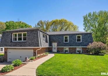 1219 8TH Street Court, Hampton, Illinois, 3 Bedrooms Bedrooms, ,2 BathroomsBathrooms,Residential,For Sale,8TH,RMAQC4263006
