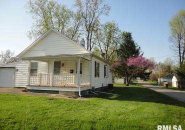 725 THOMPSON Street, Taylorville, Illinois, 3 Bedrooms Bedrooms, ,1 BathroomBathrooms,Residential,For Sale,THOMPSON,RMACA1035825
