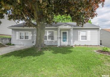 609 23RD Street, Bettendorf, Iowa, 3 Bedrooms Bedrooms, ,1 BathroomBathrooms,Residential,For Sale,23RD,RMAQC4263037
