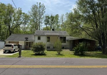 604 BLOOMINGTON Road, East Peoria, Illinois, 4 Bedrooms Bedrooms, ,2 BathroomsBathrooms,Residential,For Sale,BLOOMINGTON,RMAPA1257753