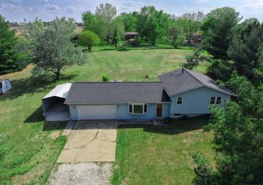 10133 EDGEWOOD Drive, Manito, Illinois, 3 Bedrooms Bedrooms, ,1 BathroomBathrooms,Residential,For Sale,EDGEWOOD,RMAPA1257760
