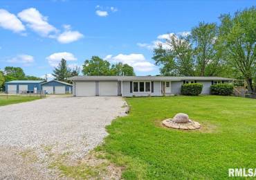 23285 Railsplitter Lane, Athens, Illinois, 3 Bedrooms Bedrooms, ,2 BathroomsBathrooms,Residential,For Sale,Railsplitter,RMACA1036062