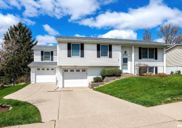 2720 29TH Street, Bettendorf, Iowa, 3 Bedrooms Bedrooms, ,2 BathroomsBathrooms,Residential,For Sale,29TH,RMAQC4262743