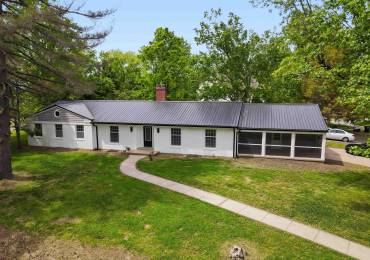 802 MAIN Street, Vienna, Illinois, 4 Bedrooms Bedrooms, ,2 BathroomsBathrooms,Residential,For Sale,MAIN,RMAEB457868